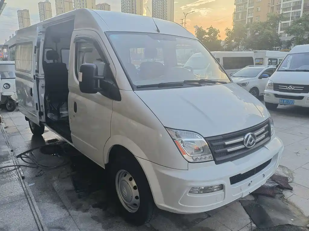 Maxus V80 2022