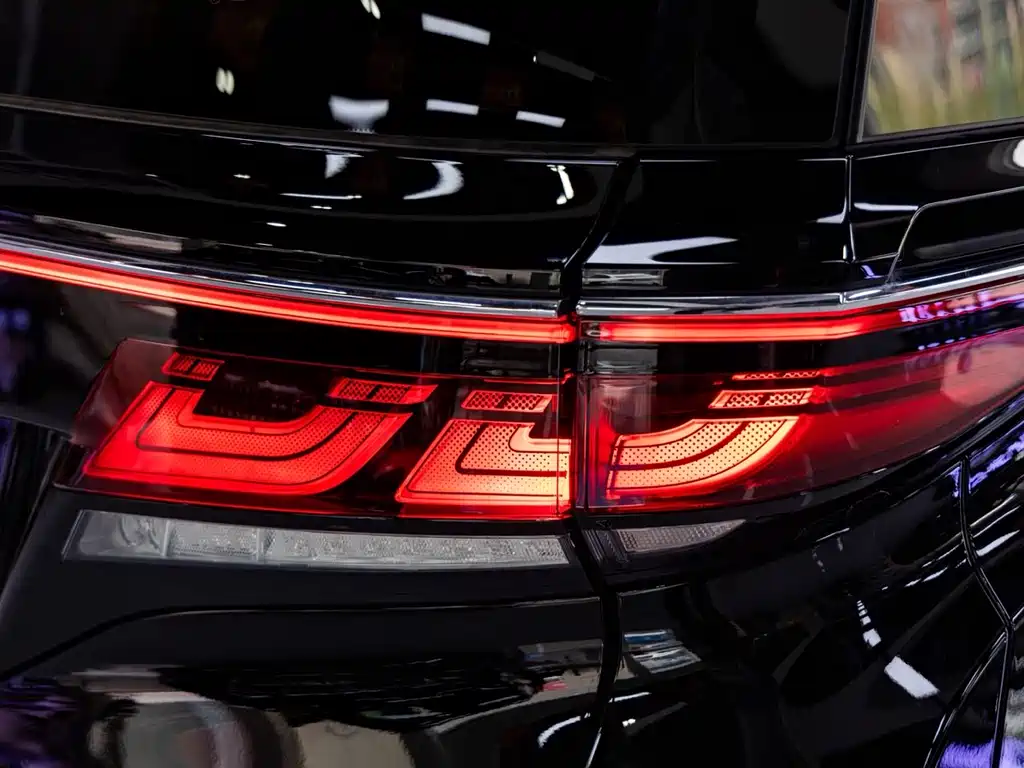 Toyota Vellfire — фото 8