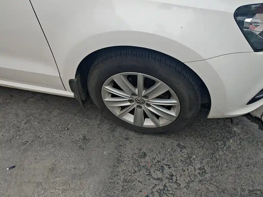 Volkswagen Polo 2015