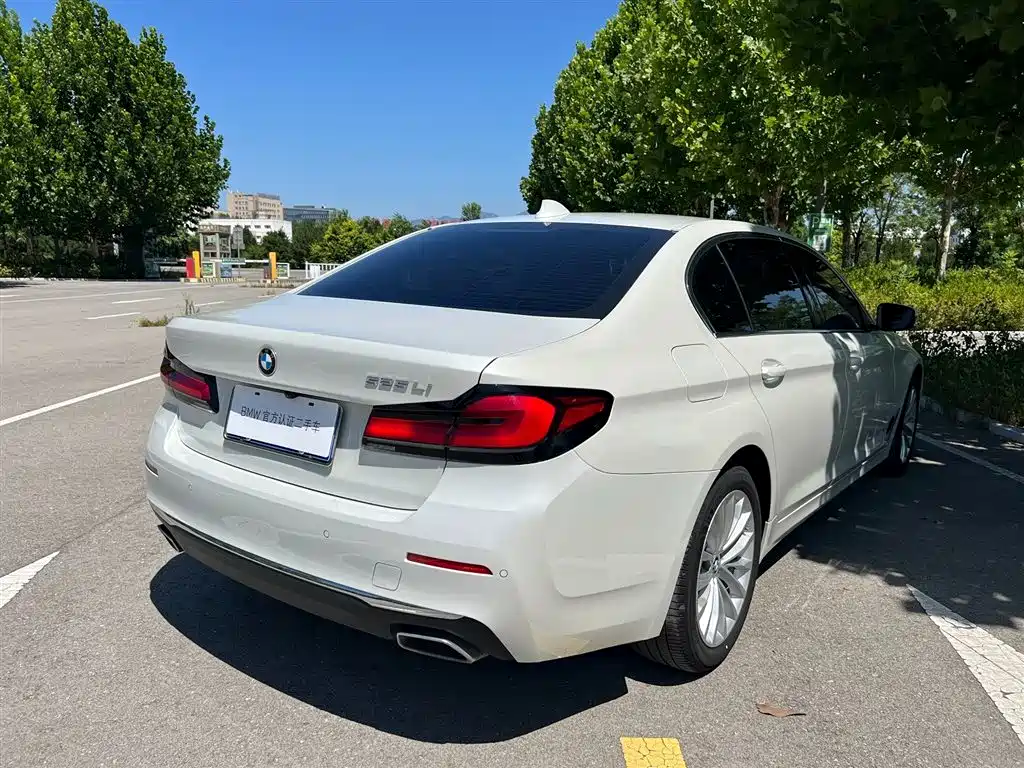 BMW 5 Series 2023