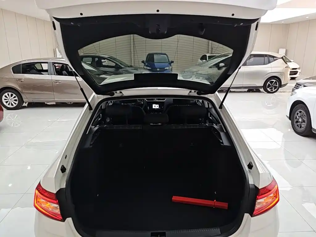 Skoda Octavia 2019 — фото 19