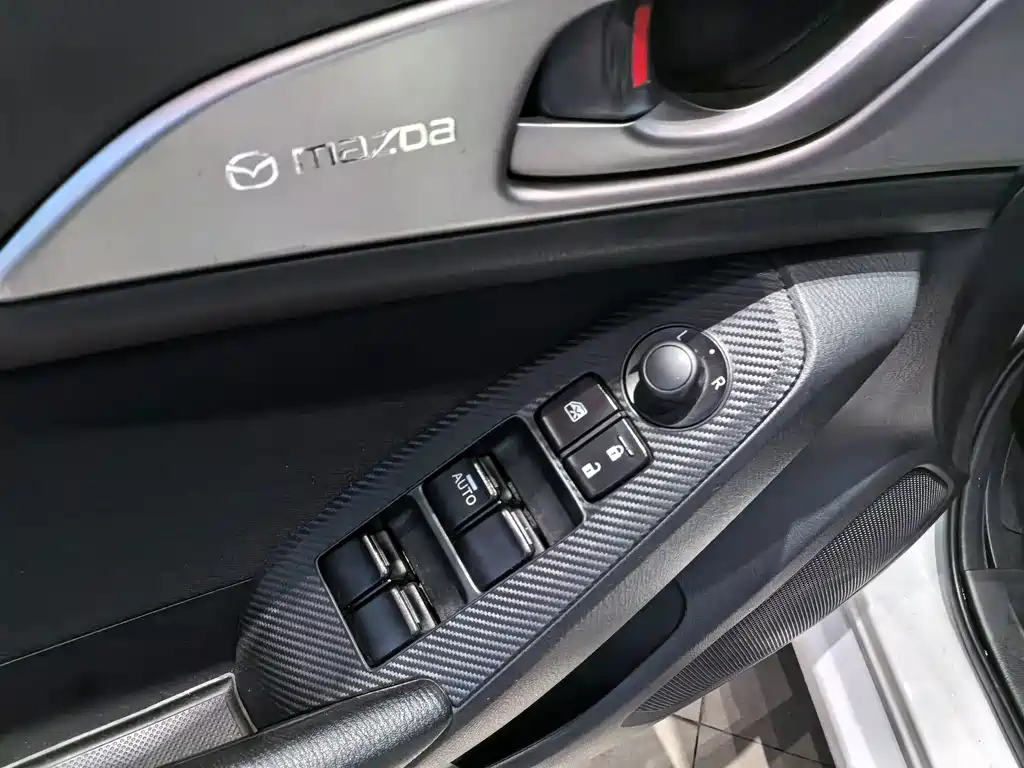 Mazda 3 Angkesela 2018 — фото 10