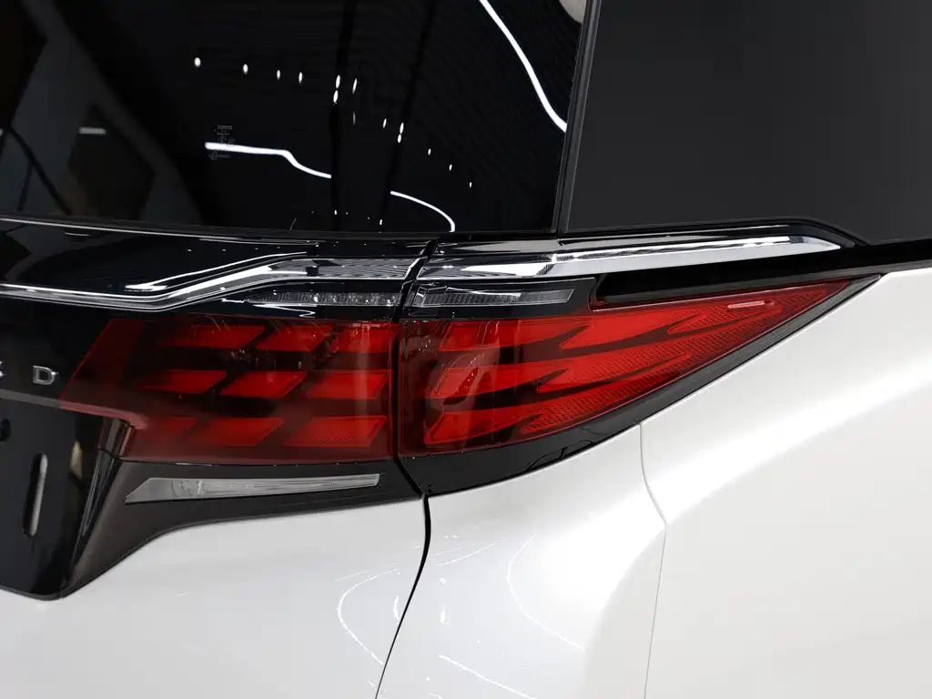Toyota Alphard 2024 — фото 24