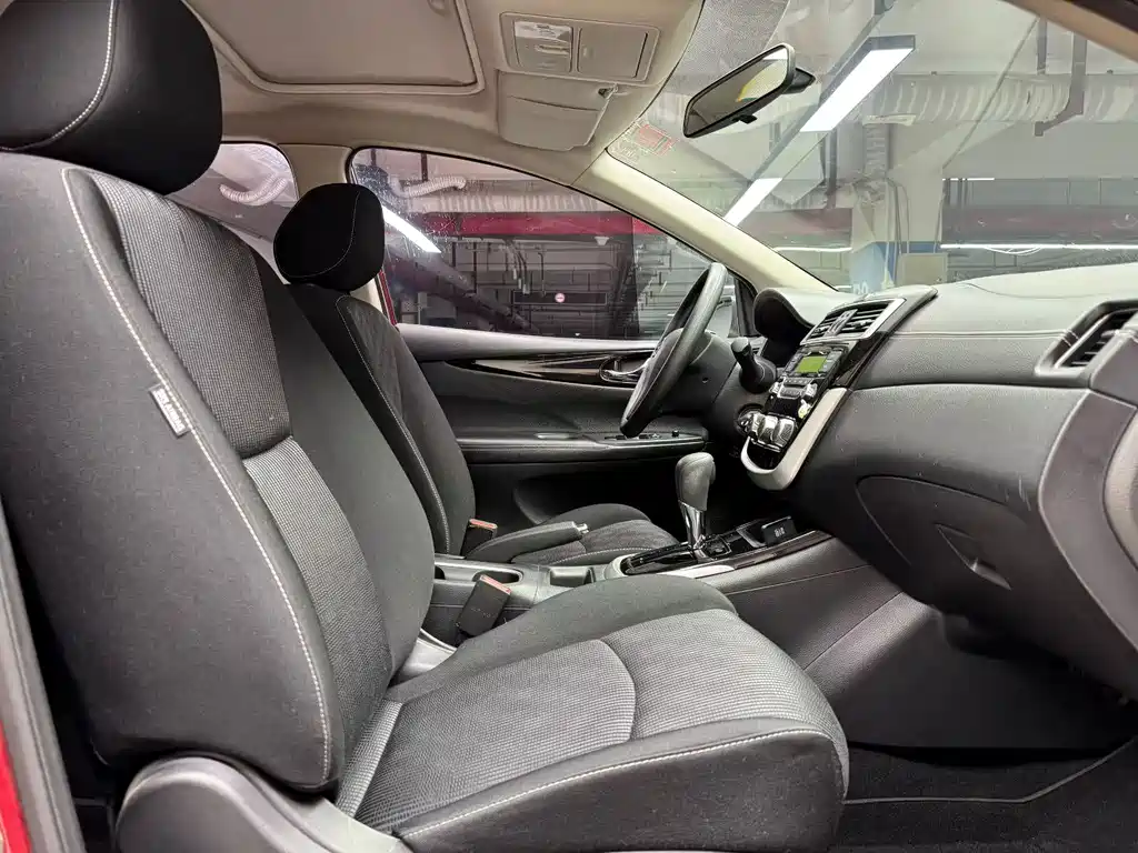 Nissan Tiida 2017 — фото 8