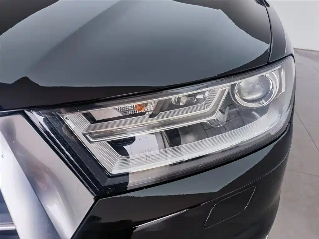 Audi Q7 2016 — фото 21