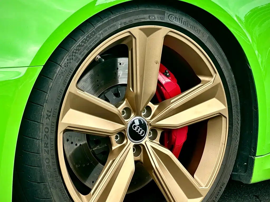 Audi RS 4 2023 — фото 16