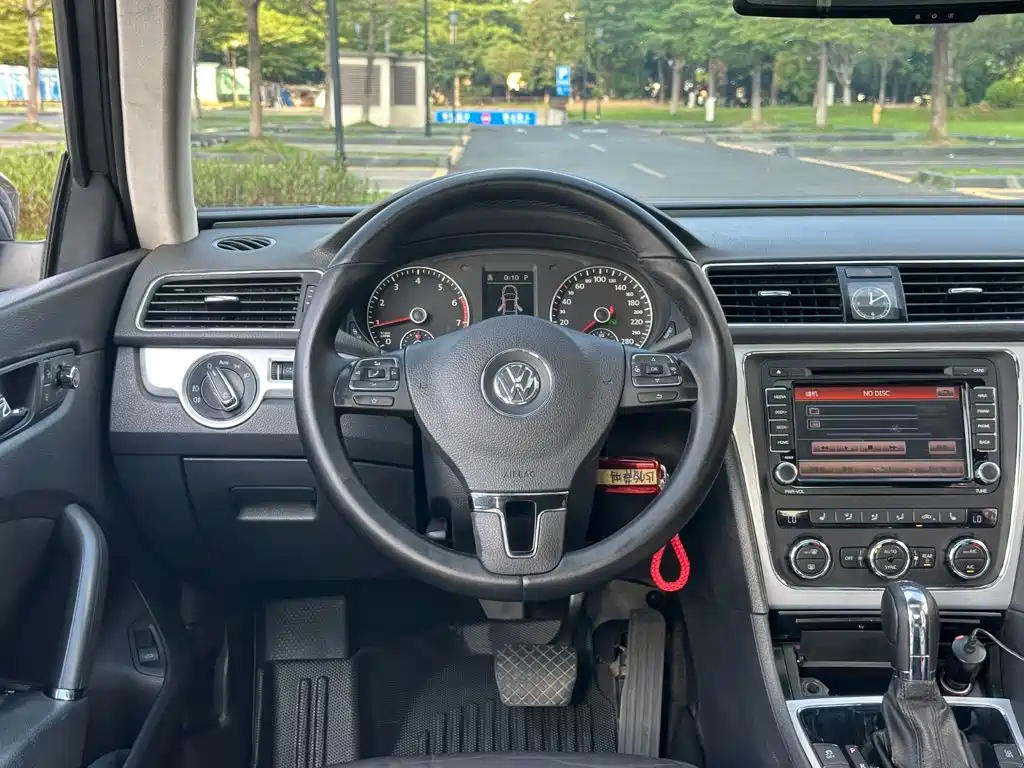 Volkswagen Passat 2015 — фото 8