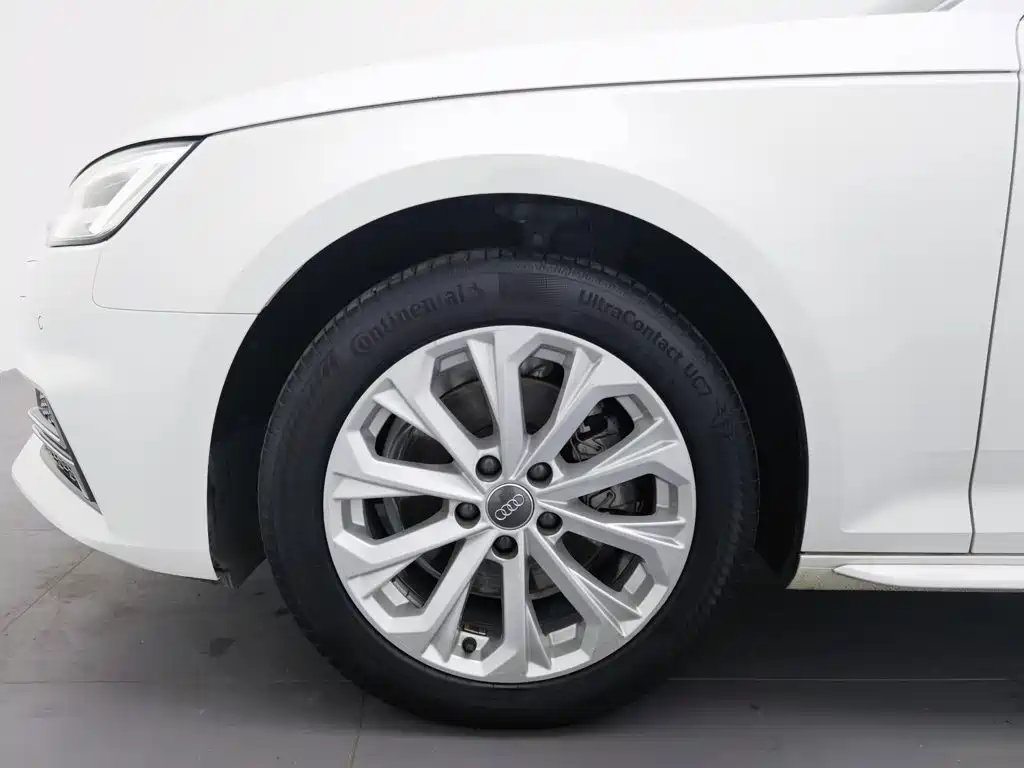 Audi A4L 2019 — фото 17
