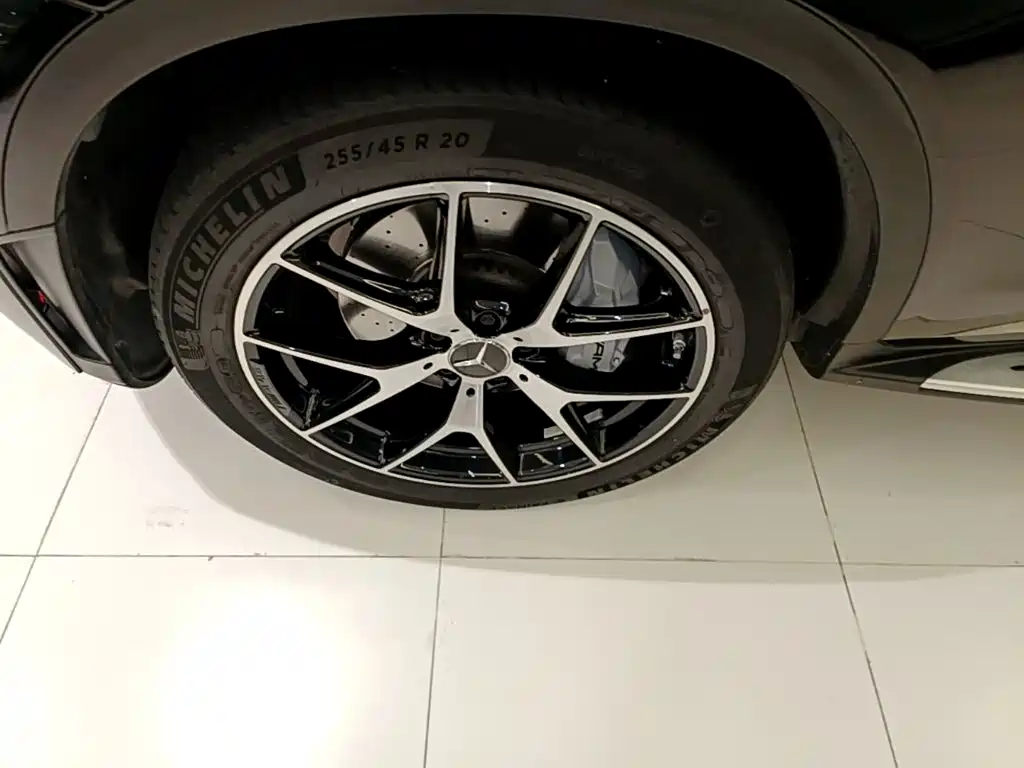 Mercedes-Benz GLC AMG 2021 — фото 23