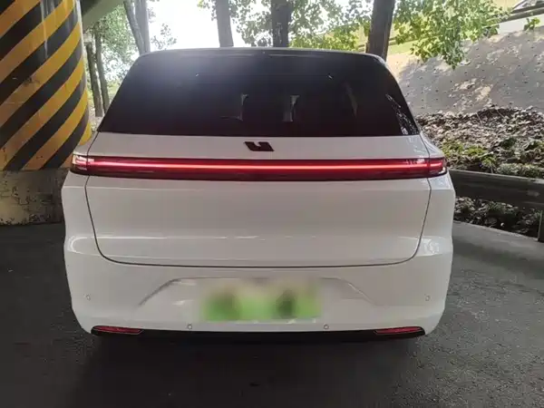 Li Auto L6 2024