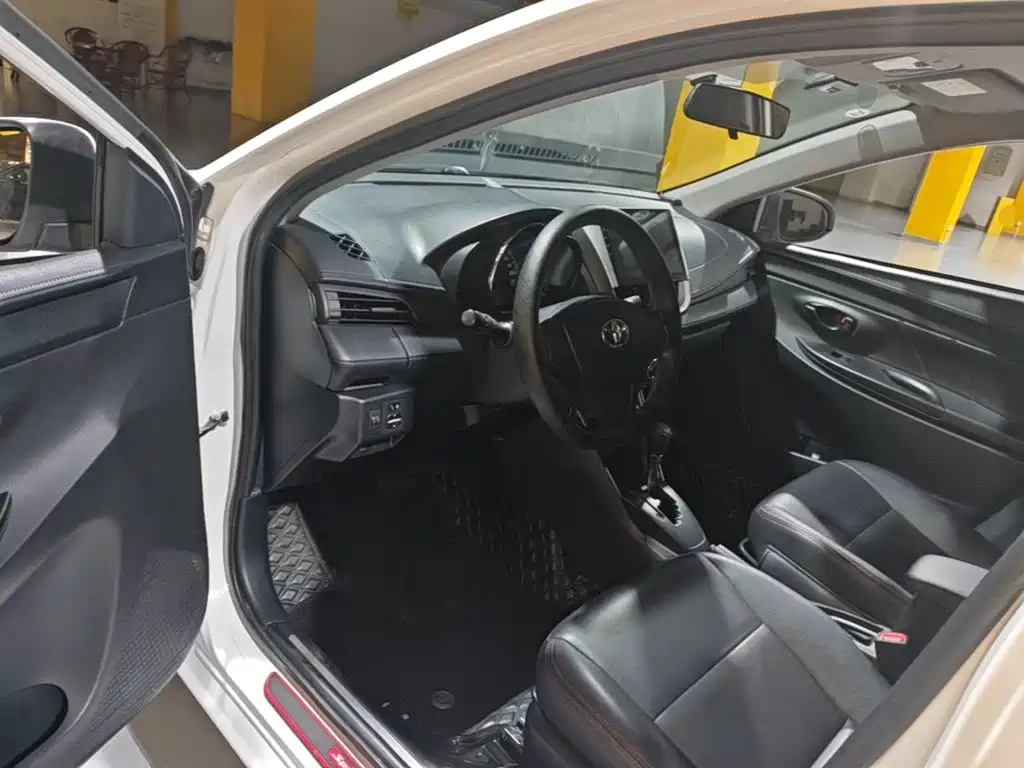 Toyota Yaris L 2019 — фото 16