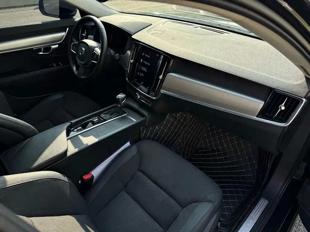 Volvo S90 2018 — фото 10
