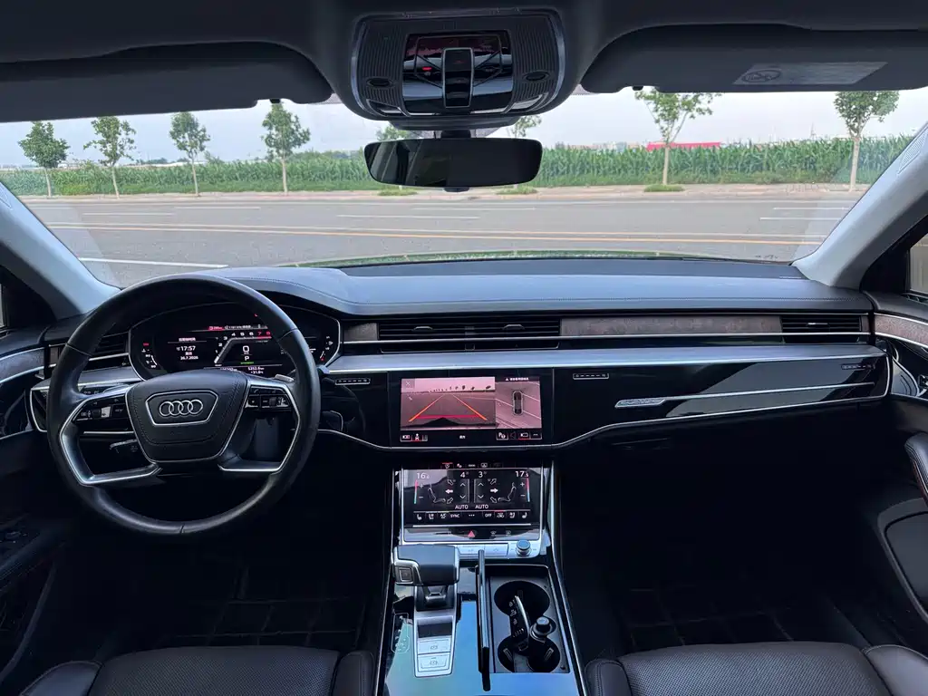 Audi A8 2022