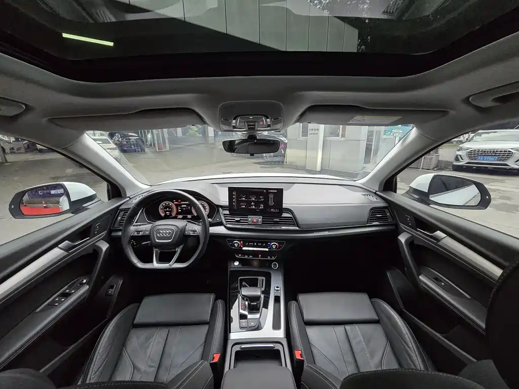Audi Q5L 2023 — фото 15