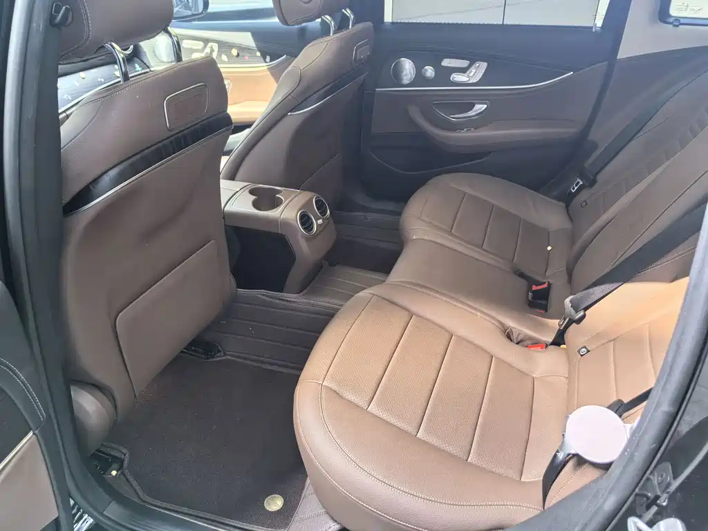 Mercedes-Benz E-Class 2020 — фото 11