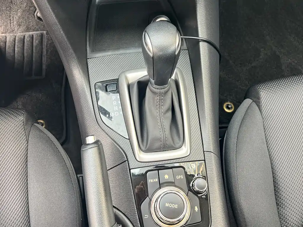 Mazda 3 Axela 2019 — фото 20