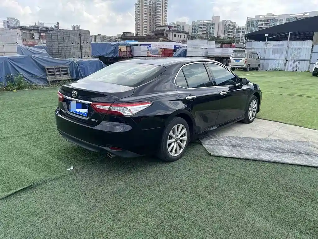 Toyota Camry 2019 — фото 4