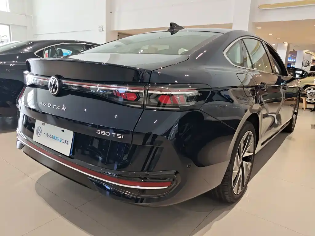 Volkswagen Magotan 2024