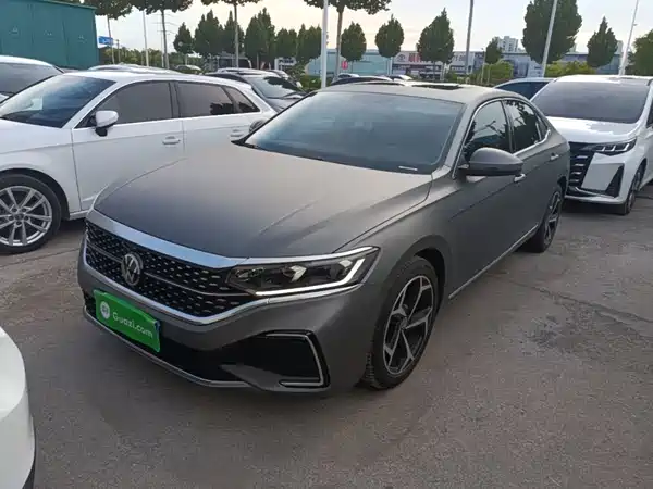 Volkswagen Passat 2024