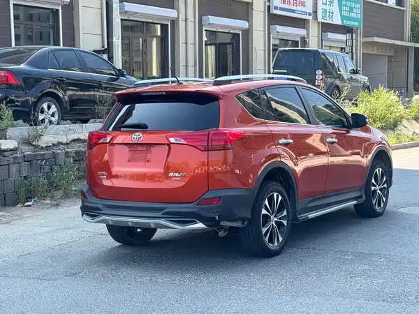 Toyota RAV4 2014