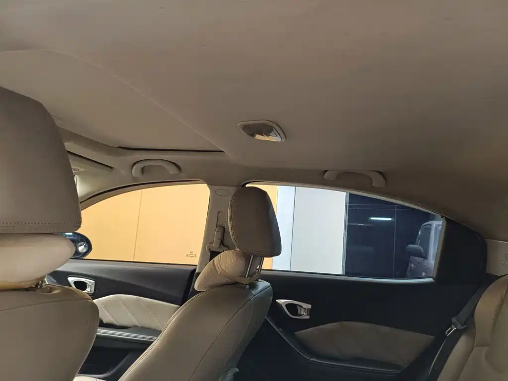 GAC Trumpchi GA3S Vision 2015 — фото 22