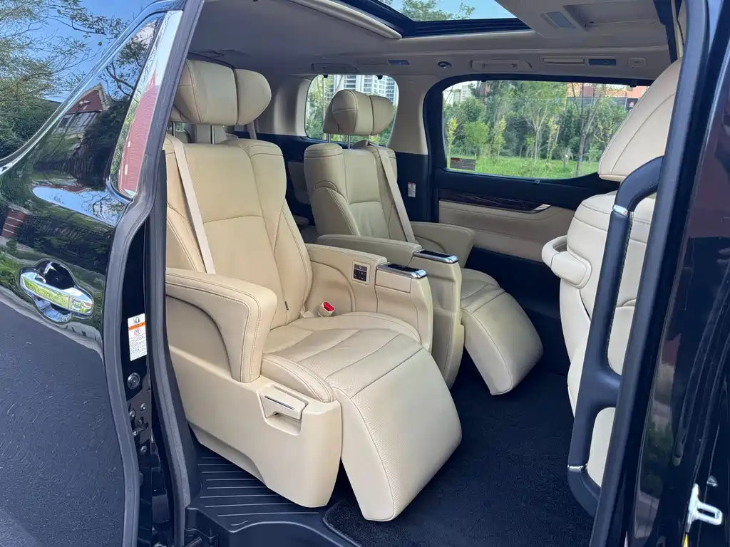 Toyota Alphard 2019 — фото 12