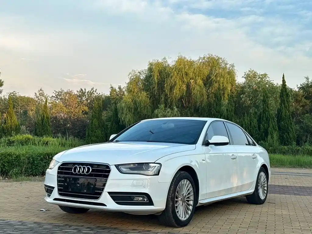 Audi A4L 2015