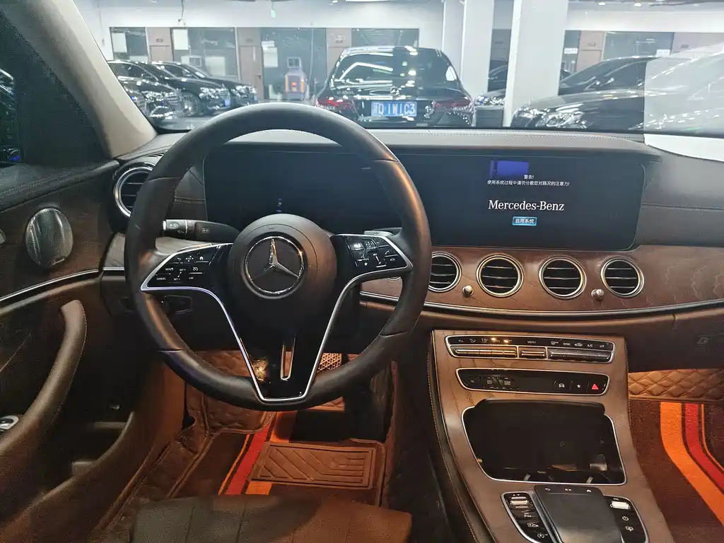 Mercedes-Benz E-Class 2022 — фото 17