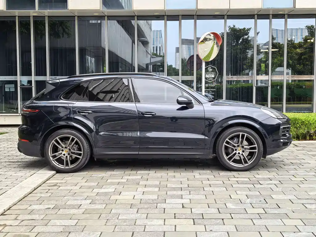 Porsche Cayenne 2023