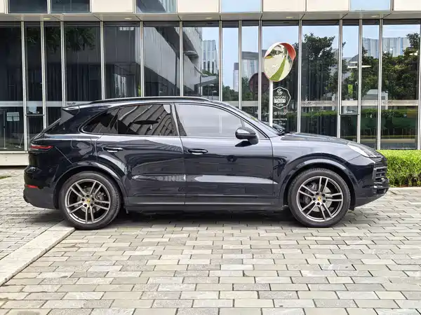 Porsche Cayenne 2023