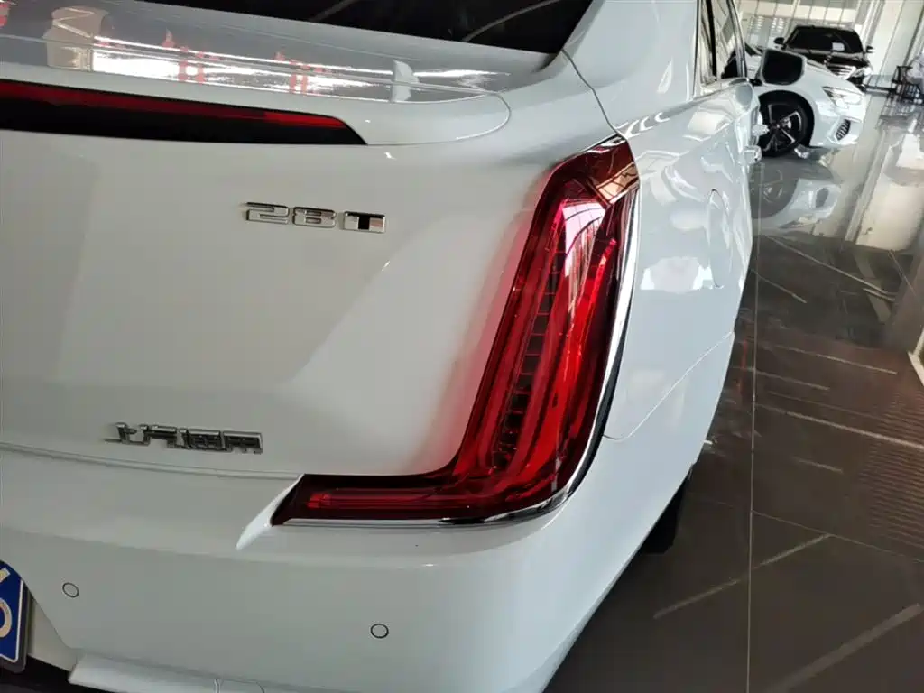 Cadillac XTS 2018 — фото 8