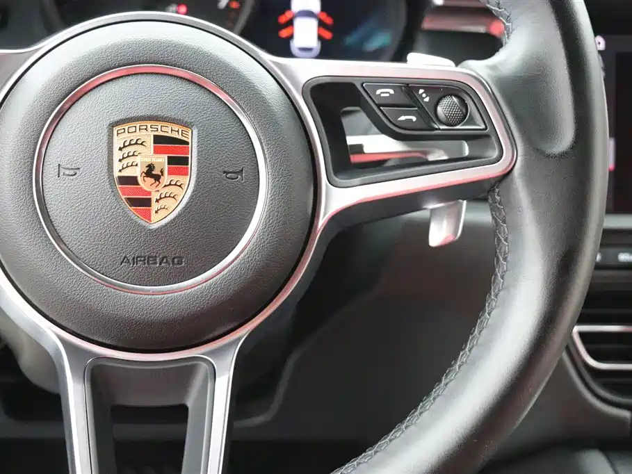 Porsche Macan 2020 — фото 18