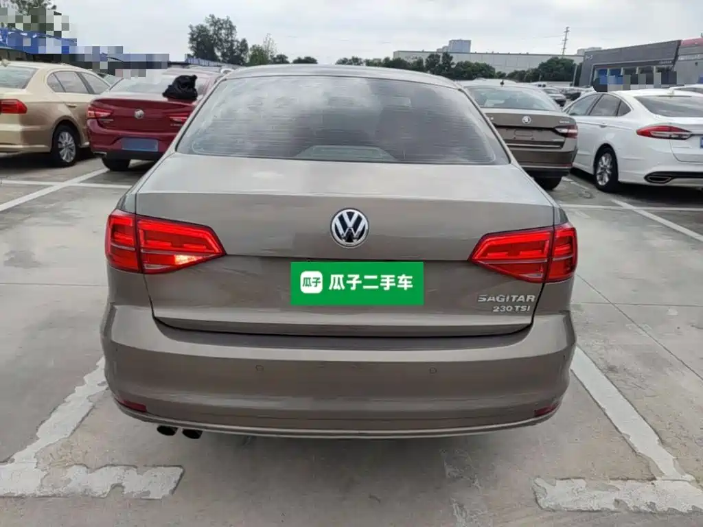 Volkswagen Sagitar 2016
