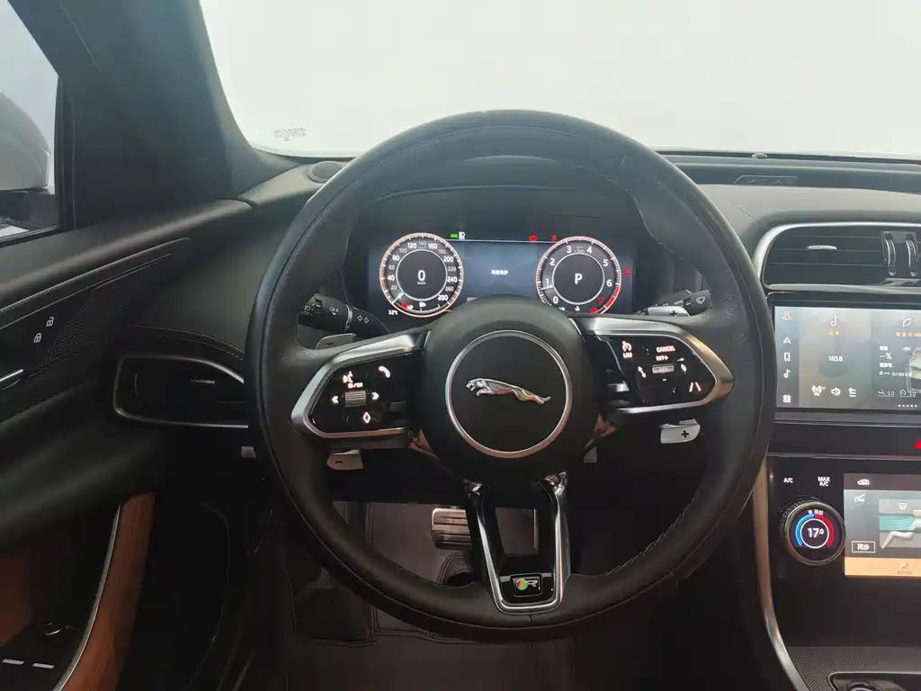 Jaguar XEL 2023 — фото 11
