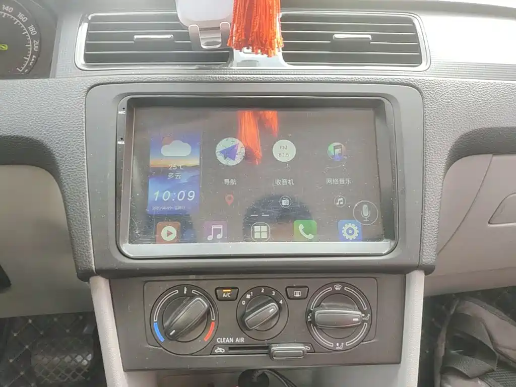 Skoda Rapid 2018 — фото 13