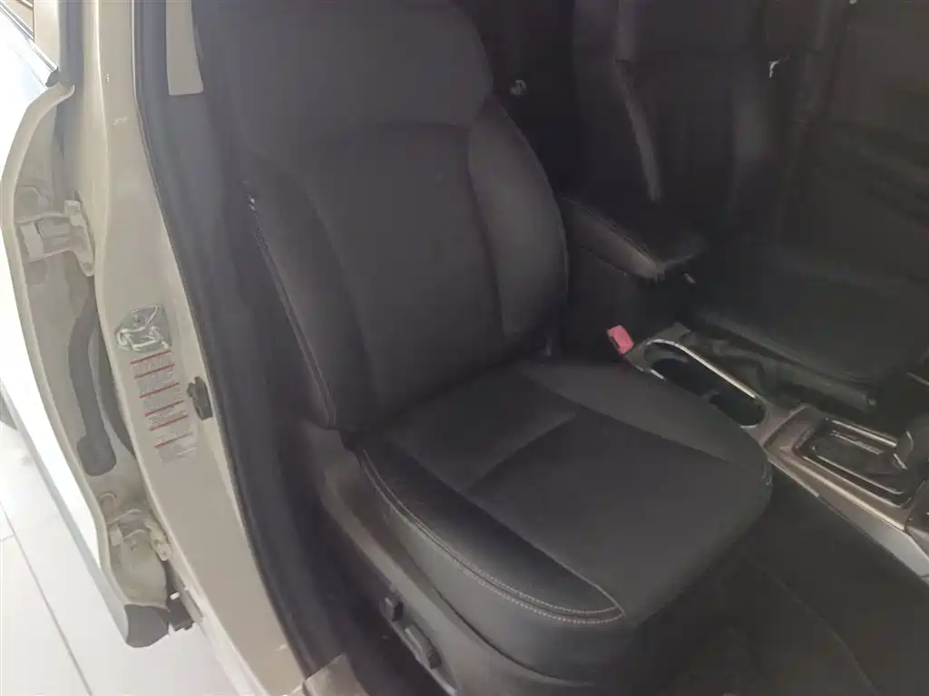 Subaru Forester 2015 — фото 25
