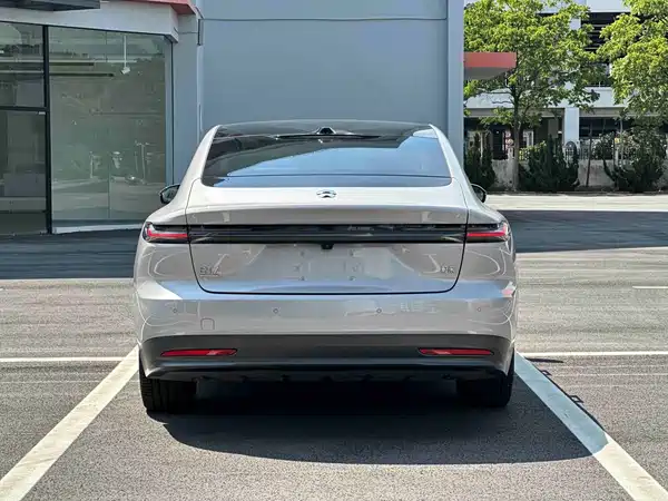NIO ET7 2025