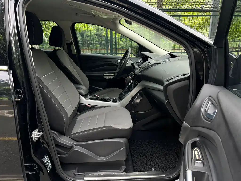 Ford Kuga 2014 — фото 14