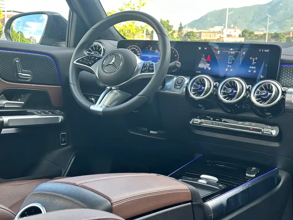 Mercedes-Benz GLB 2025