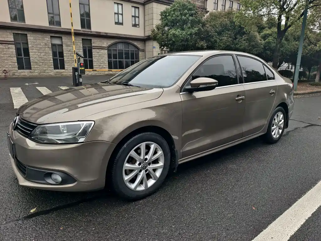 Volkswagen Sagitar 2013