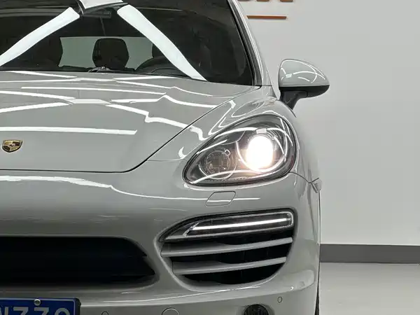 Porsche Cayenne 2011