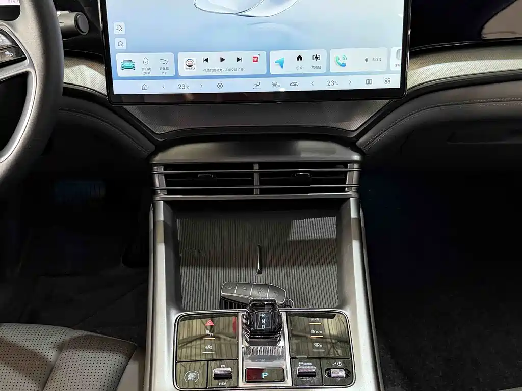 BYD Seal 07 DM-i 2025 — фото 12
