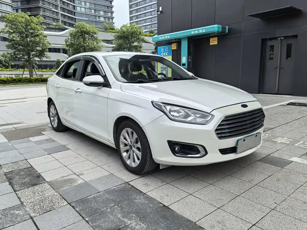 Ford Forrest 2016