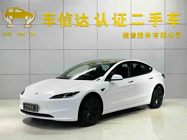 Tesla Model 3 2024