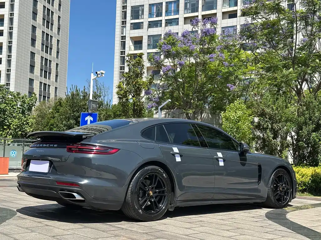 Porsche Panamera 2018 — фото 20
