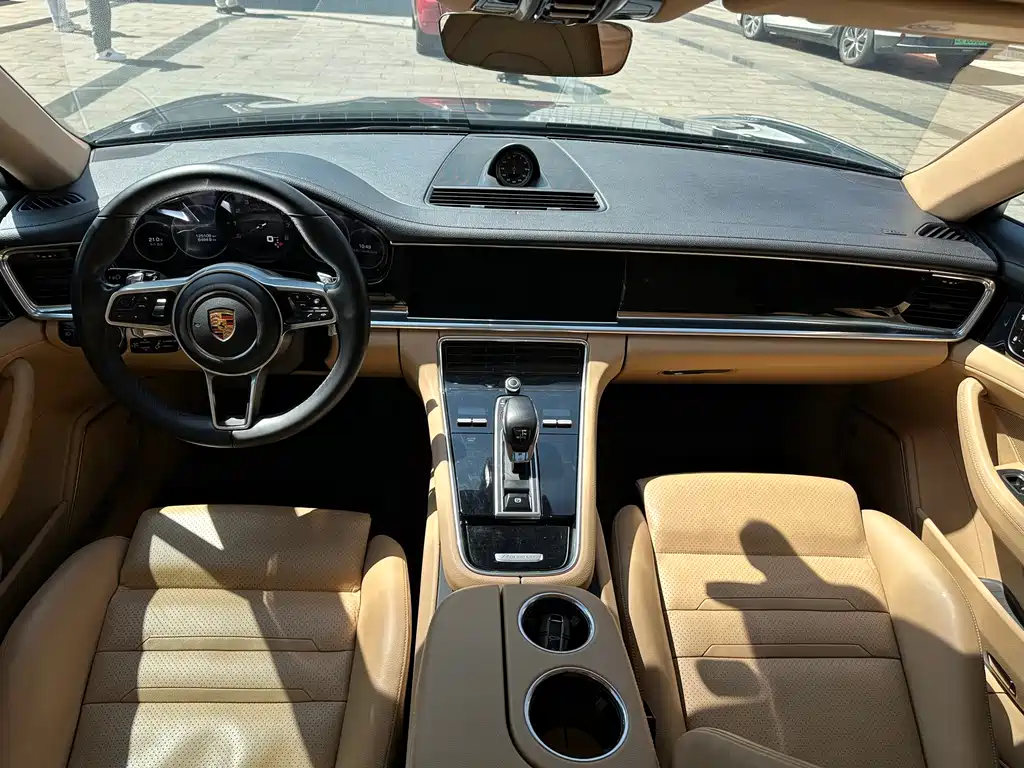 Porsche Panamera 2018 — фото 11