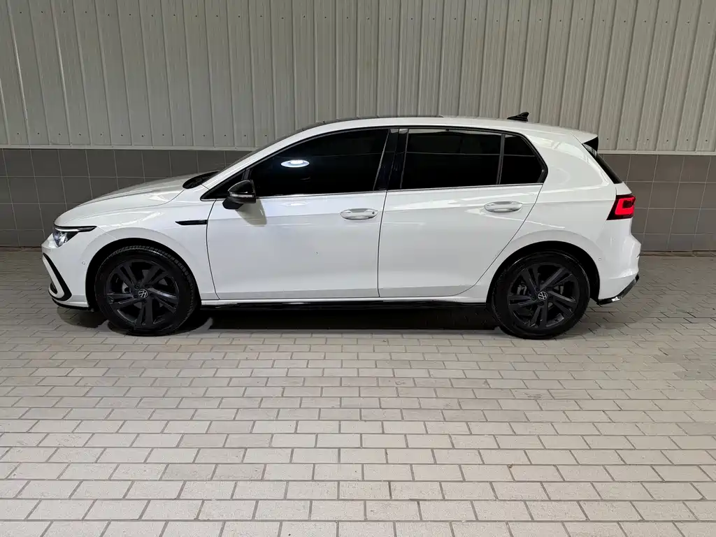 Volkswagen Golf 2021