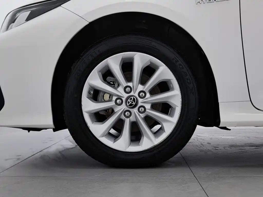 Toyota Corolla 2021 — фото 17