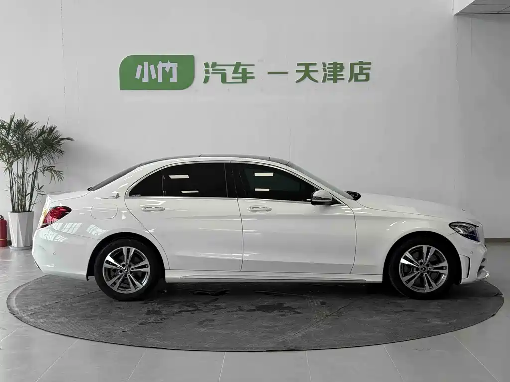Mercedes-Benz C-Class 2020