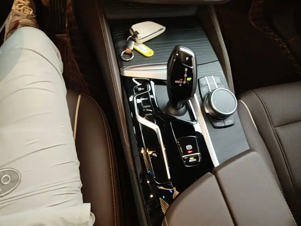 BMW 5 Series 2023 — фото 14